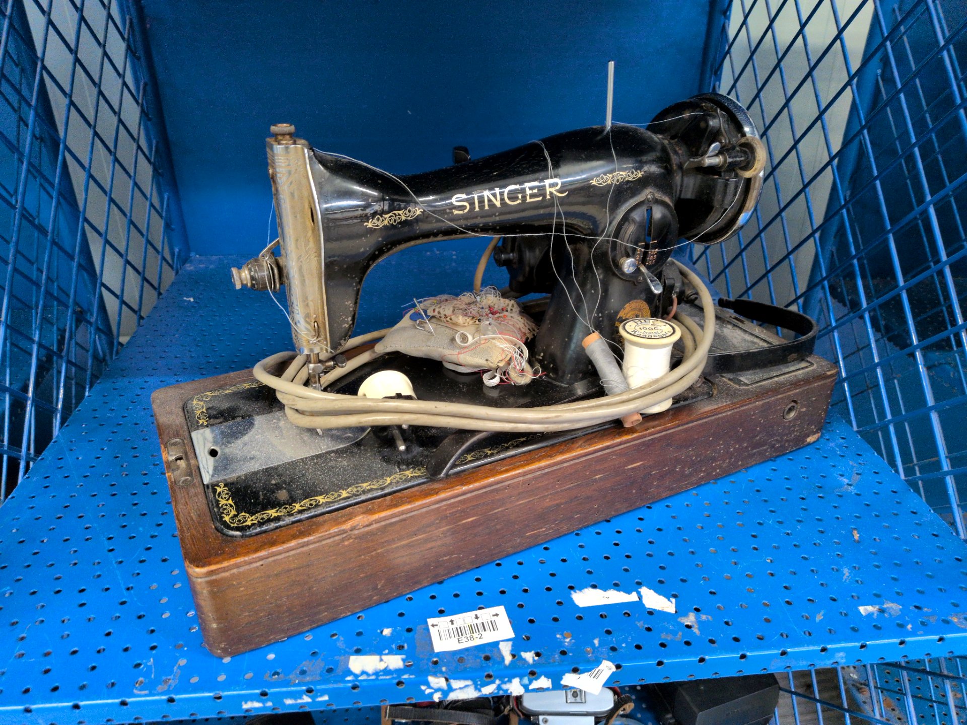 Los 294 – 1 Nähmaschine, Singer