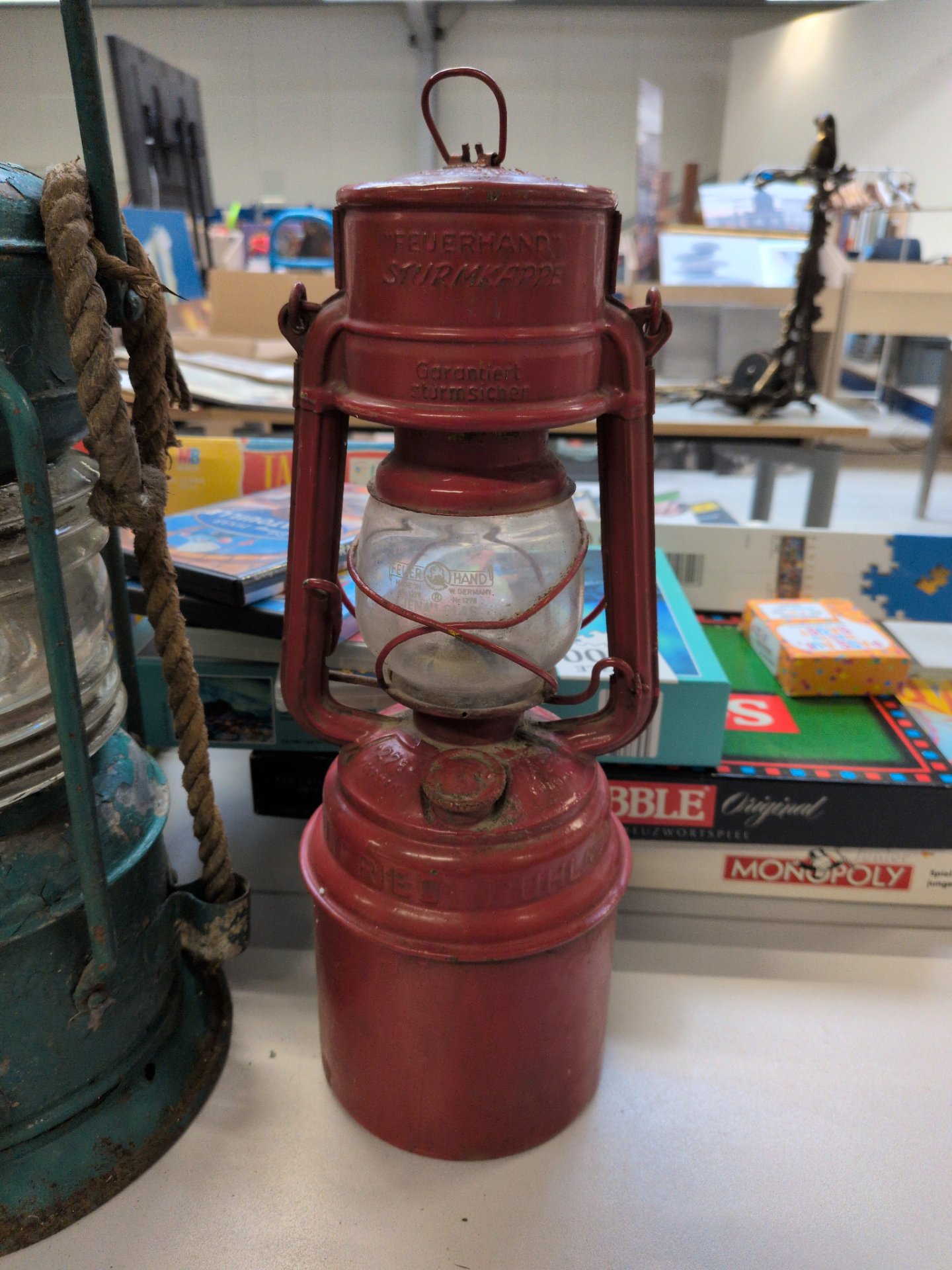 Los 156 – 1 Petroleum-Laterne, Feuerhand 276
