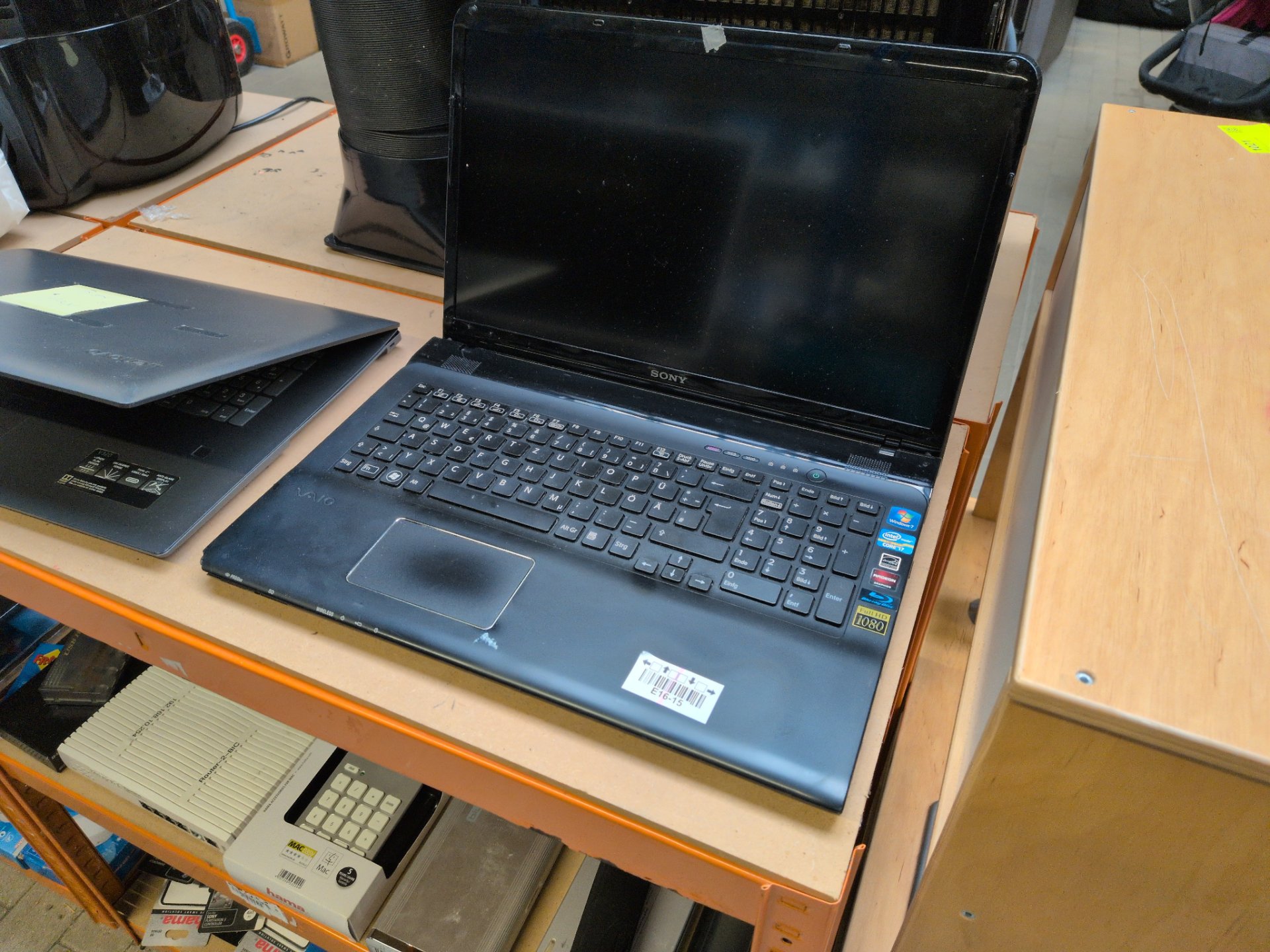 Los 1010 – 1 Laptop, Sony i7