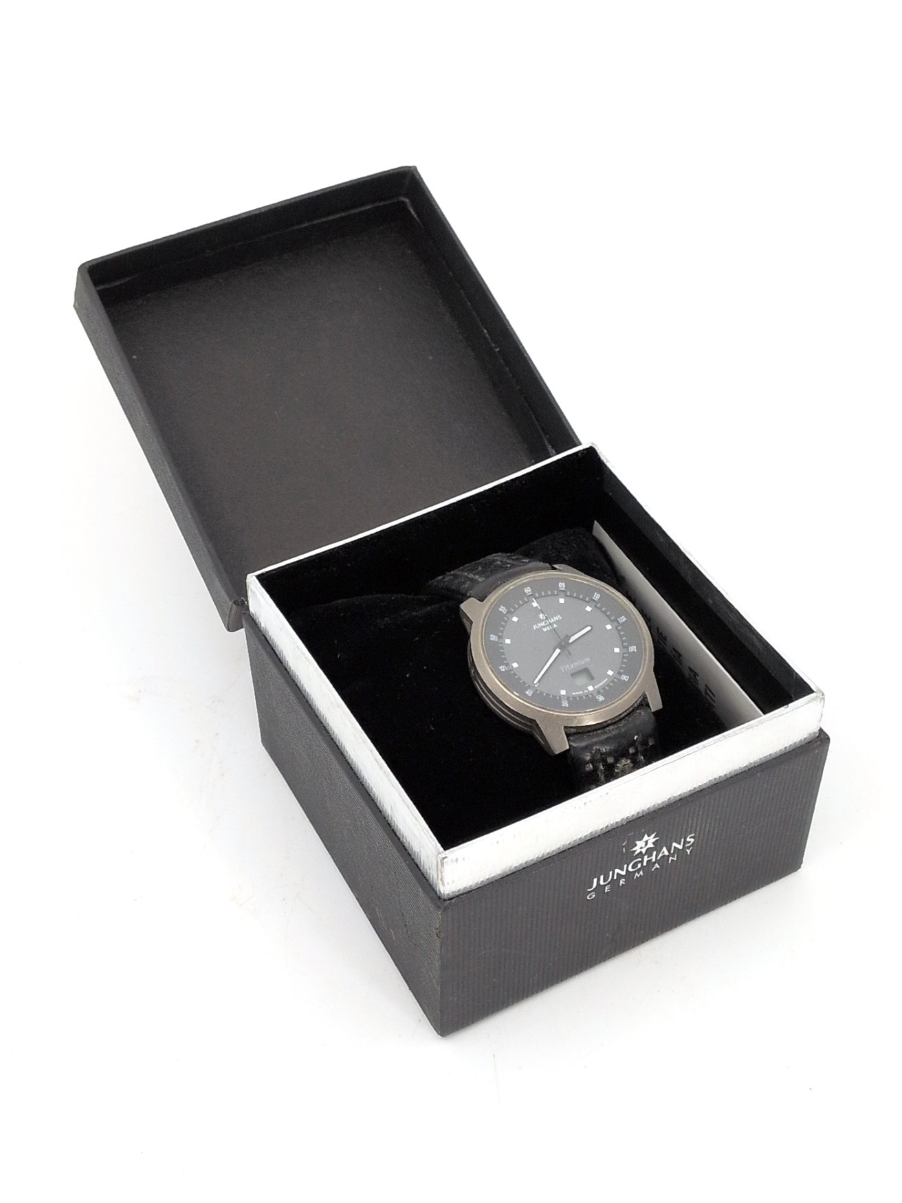 Los 11 – 1 HAU Junghans Mega Titanium