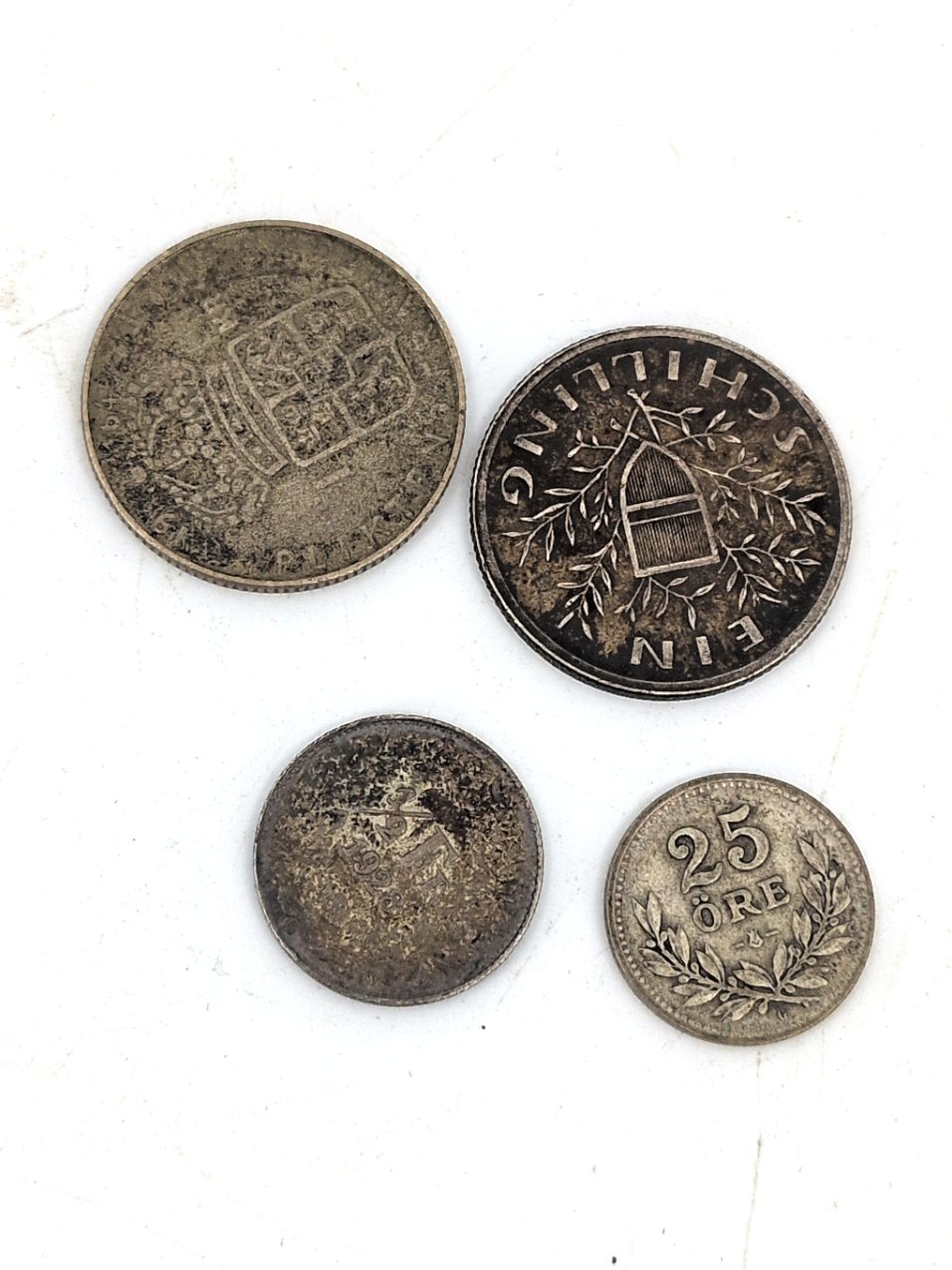 Los 22 – 4 alte Silbermünzen