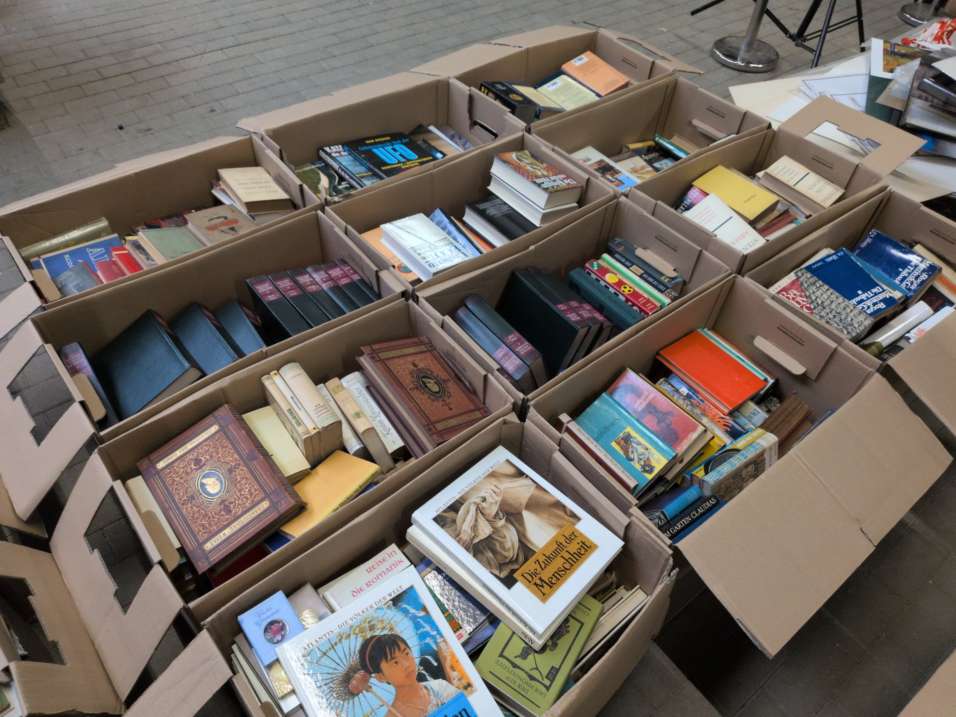 Los 1095 – 12 Kisten Bücher