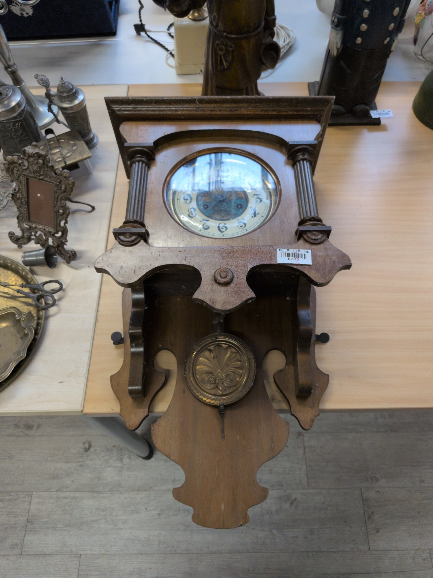 Los 138 – 1 Wanduhr