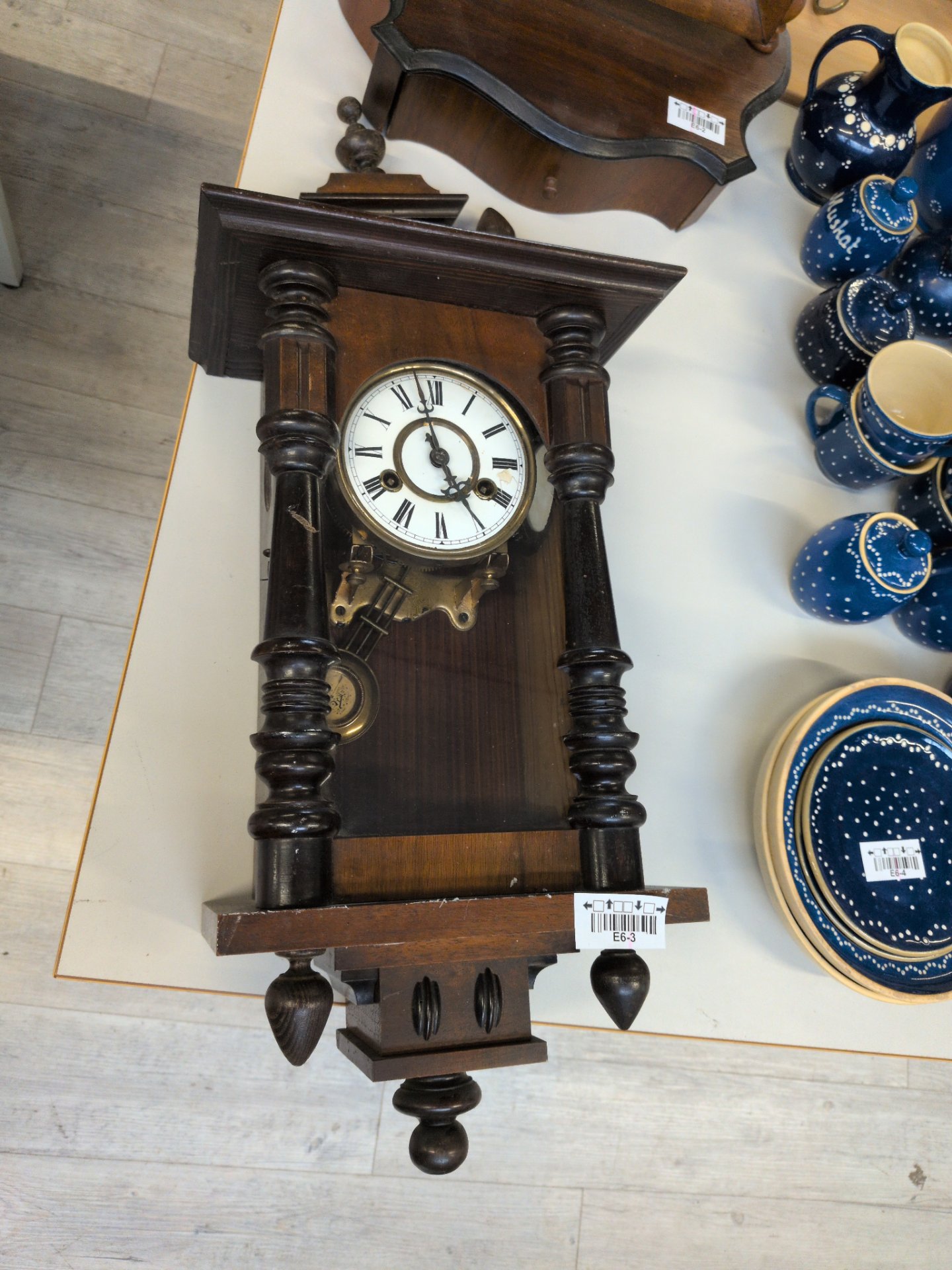 Los 126 – 1 Wanduhr