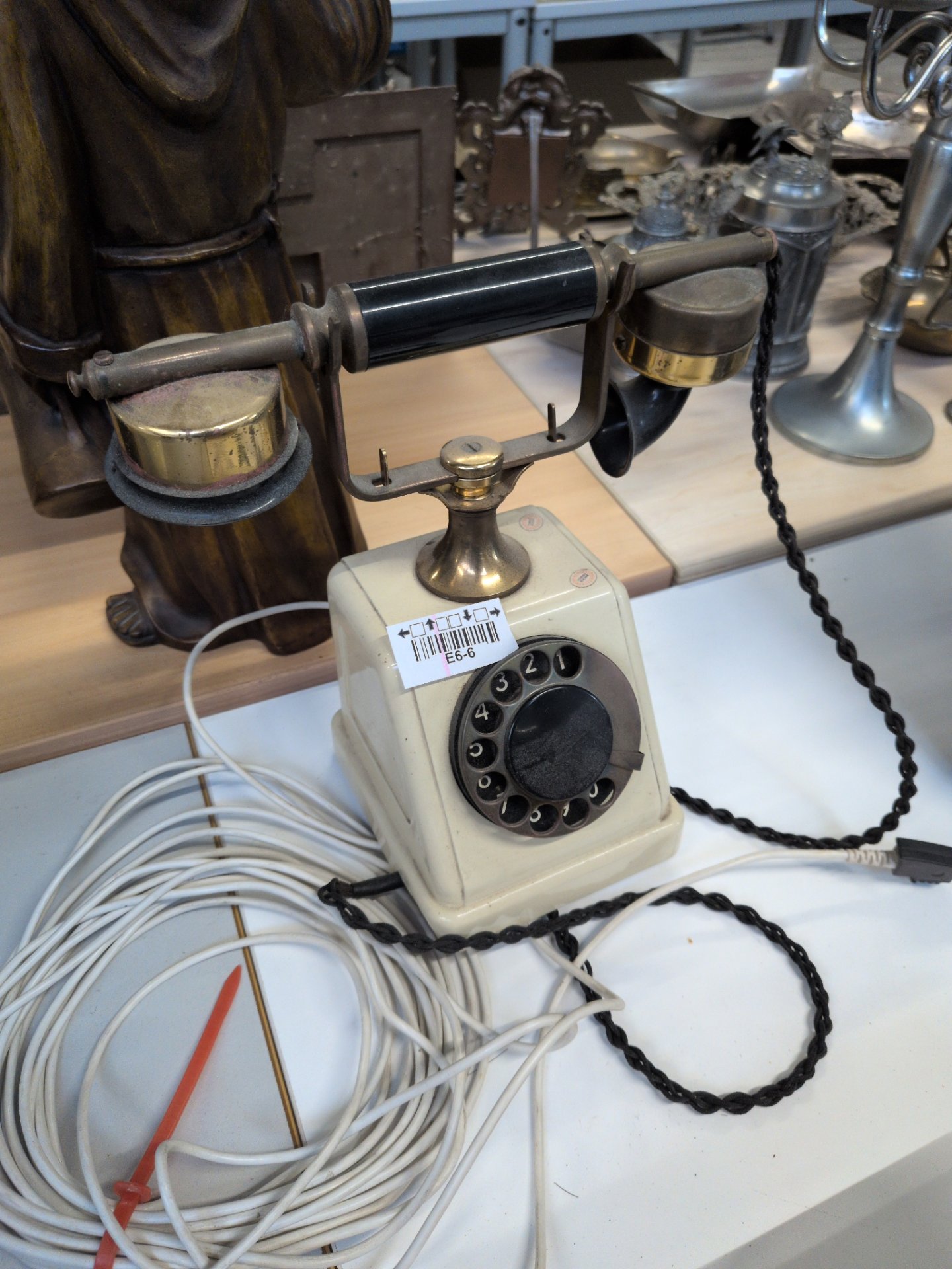 Los 130 – 1 altes Telefon