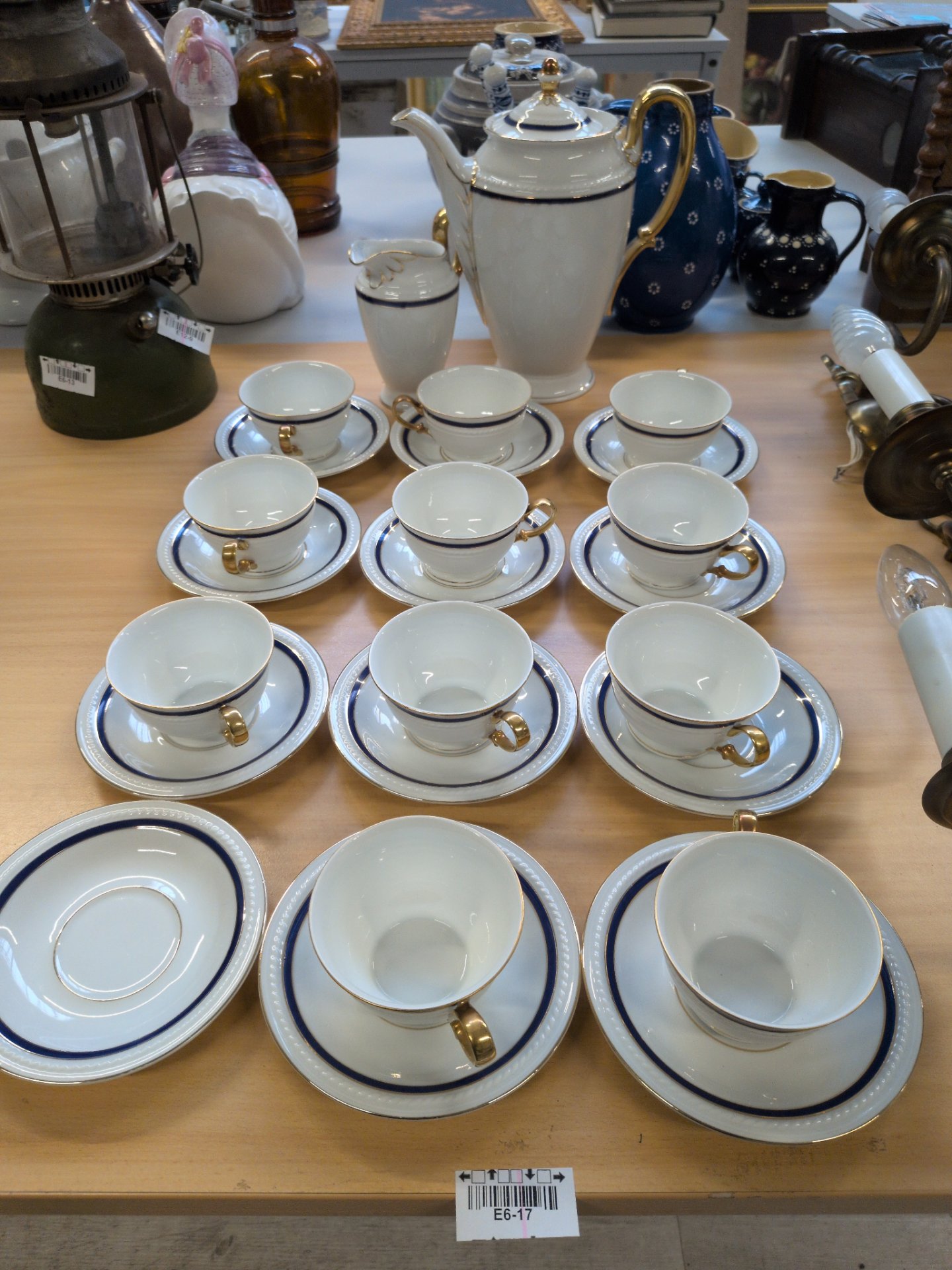1 Porzellan-Service, 1 Tasse fehlt