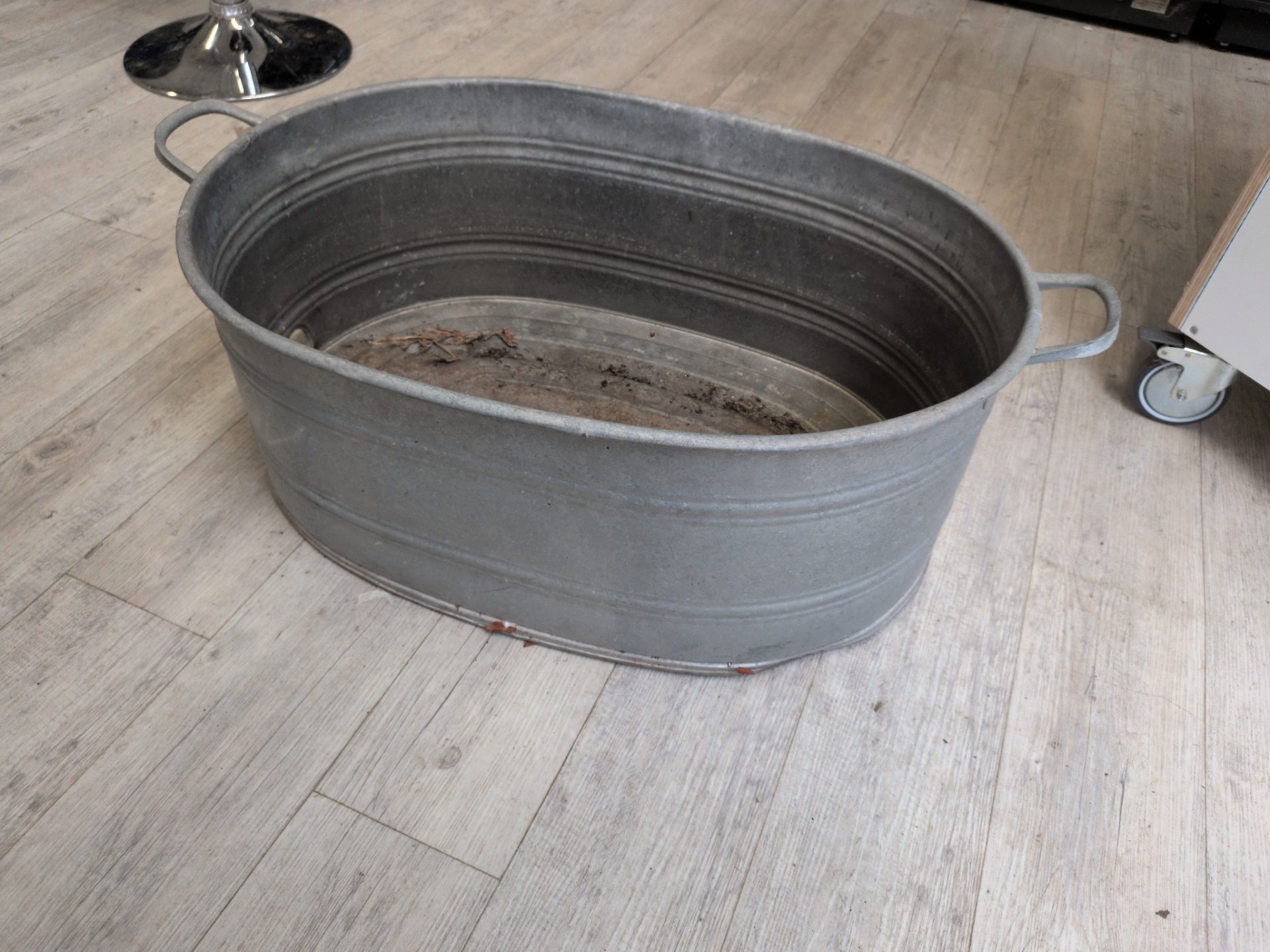 Los 230 – 1 Zinkwanne