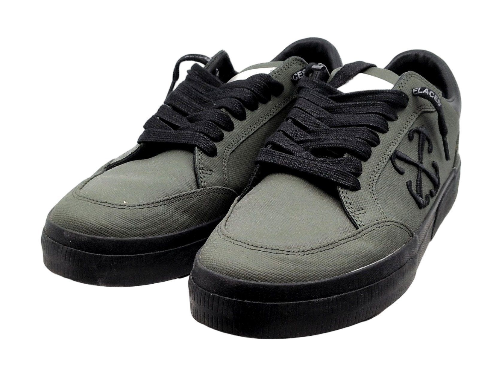 Los 45 – OFF WHITE. Schuhe. Gr. 44