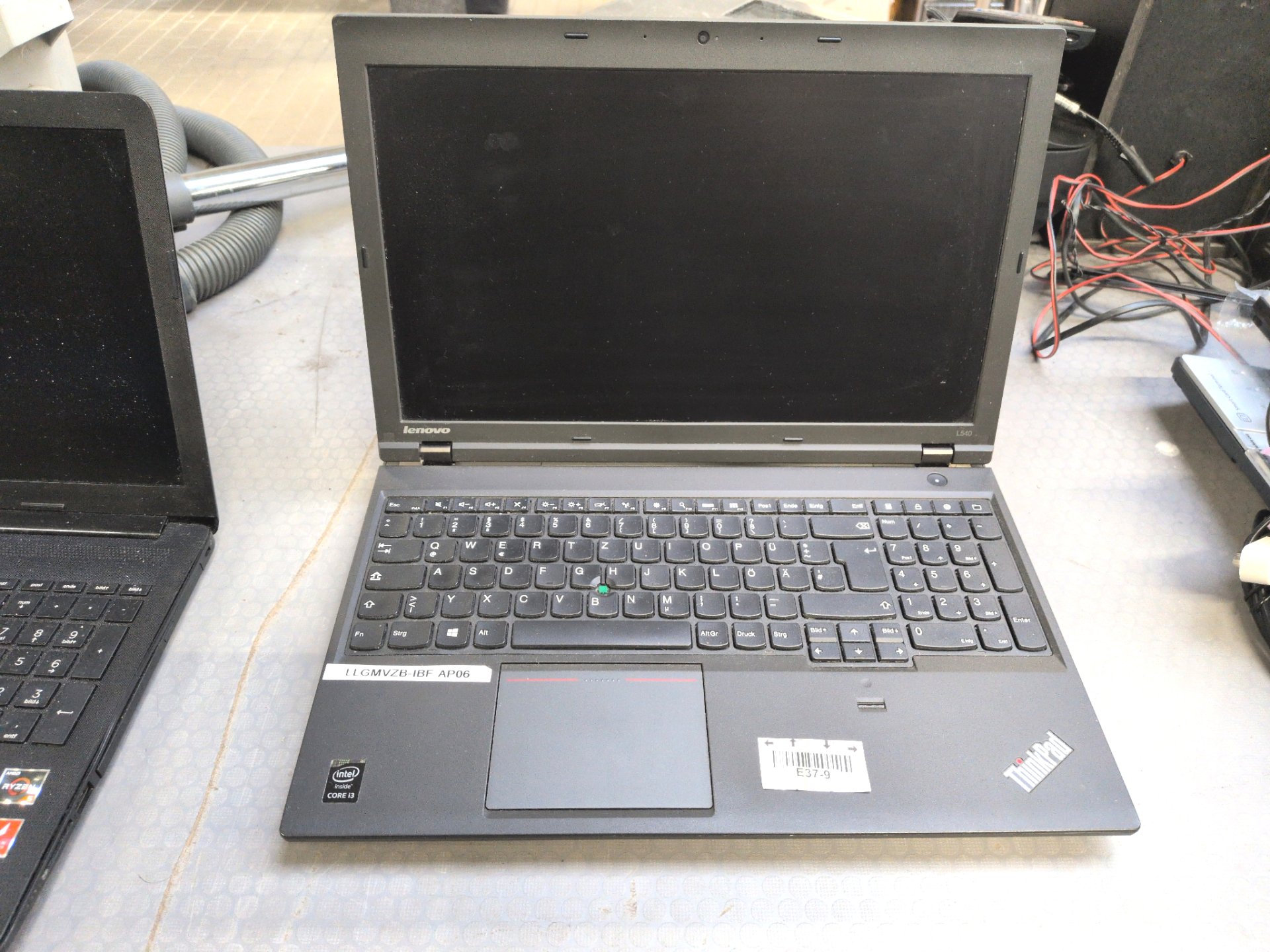 Los 1017 – 1 Laptop, Lenove i3