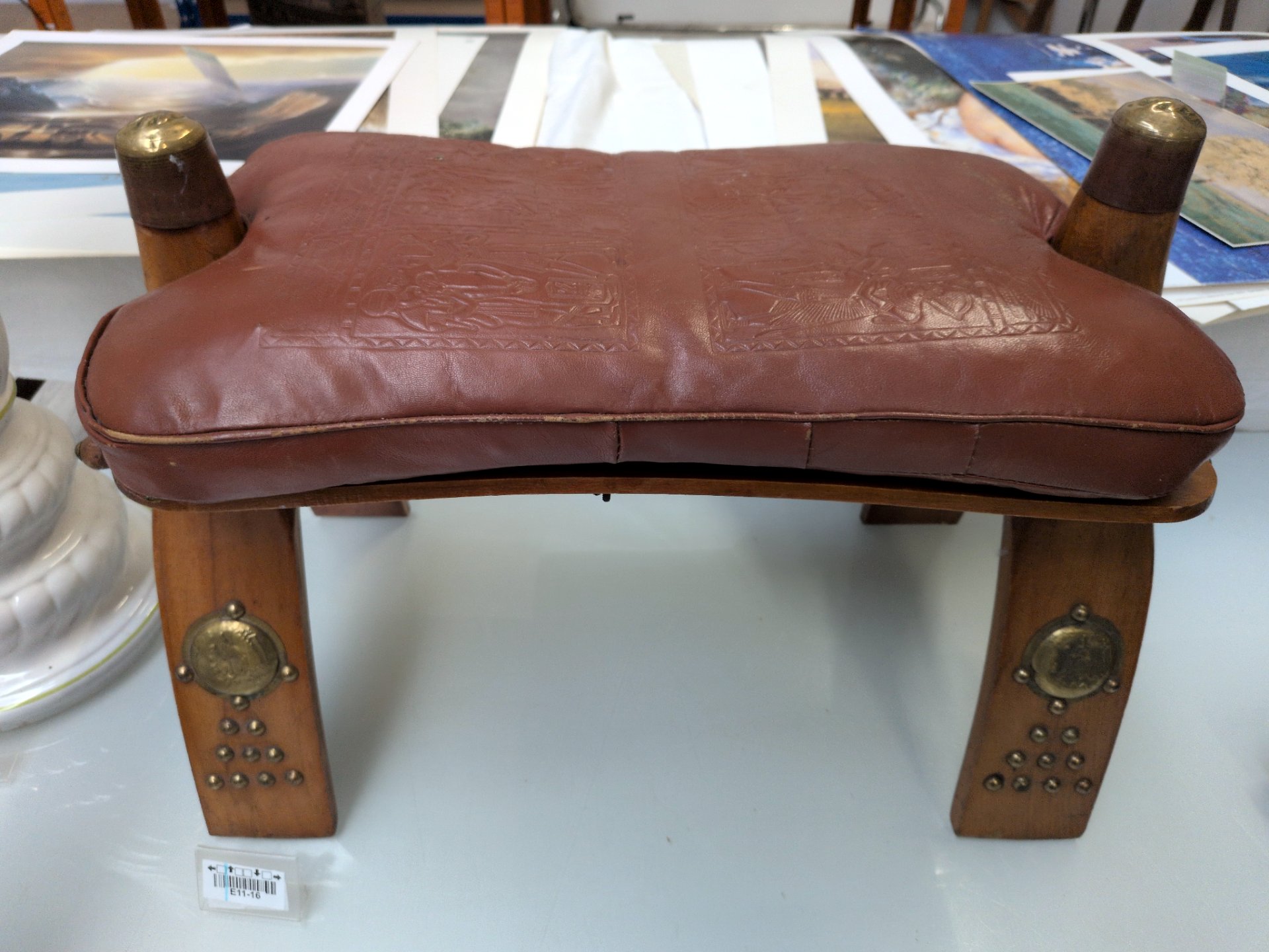 Los 179 – 1 Kameljocker, Holz/Leder