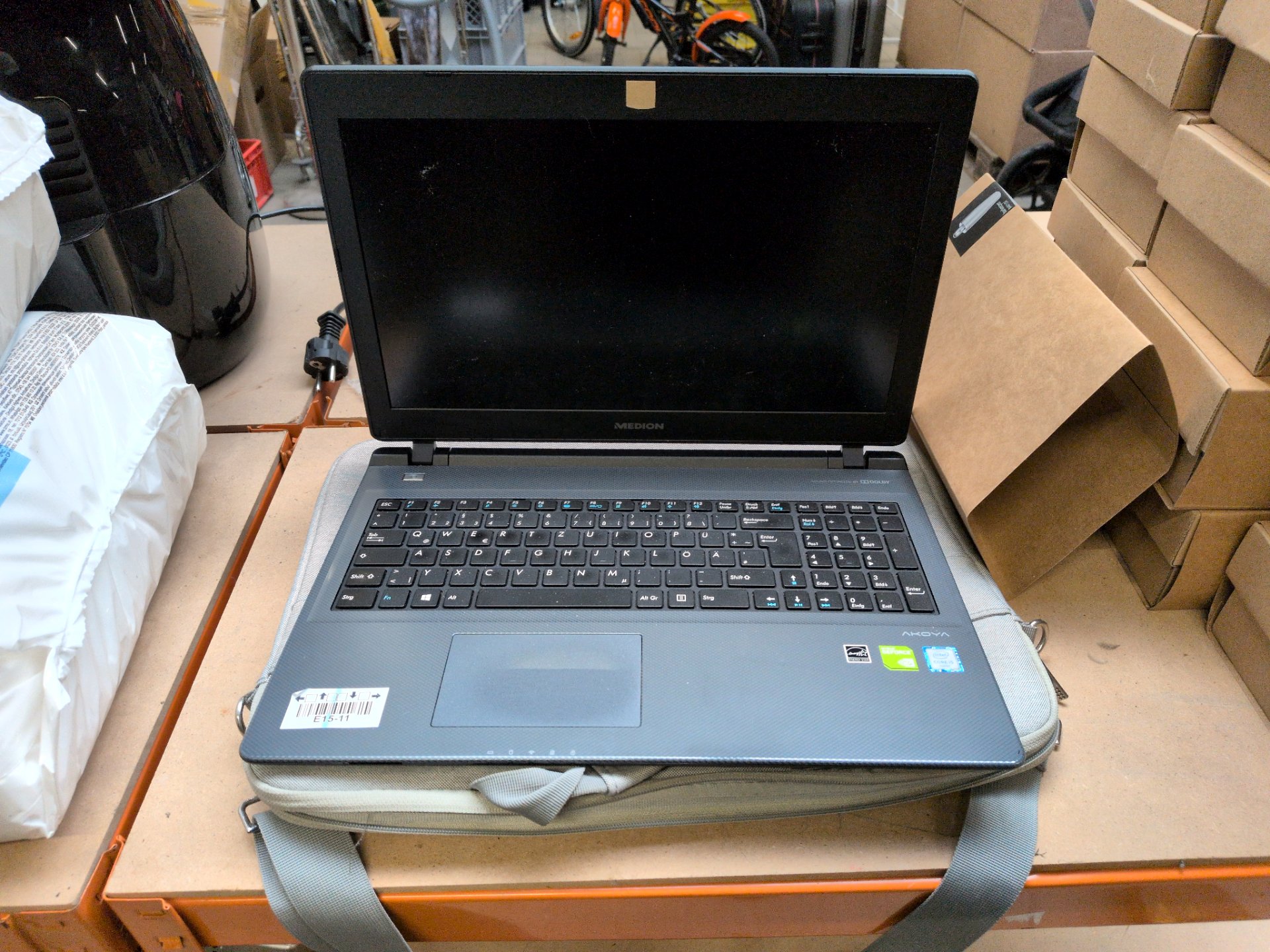 Los 1005 – 1 Laptop, Medion i7
