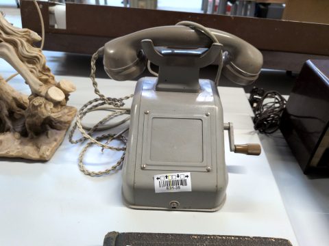 1 altes Telefon