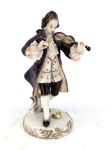 1 Porzellanfigur