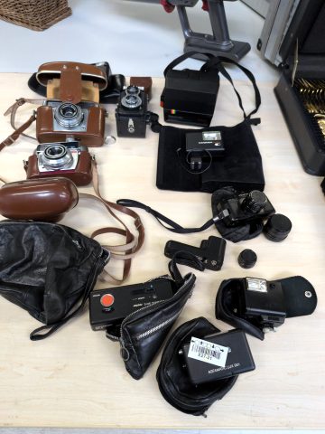 1 Posten Fototechnik u.a. Pentax 110 + Objektive