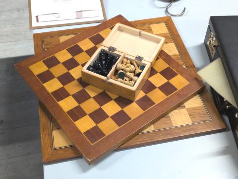 1 Posten Schachspiele