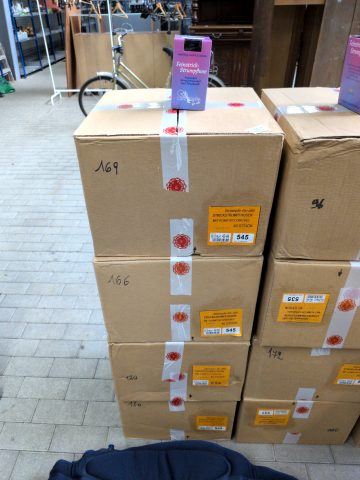 4 Kisten Strumpfhosen