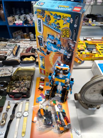 1 LEGO Boost 17101