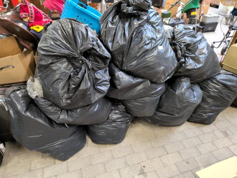 1 Posten Wäsche und Garderobe