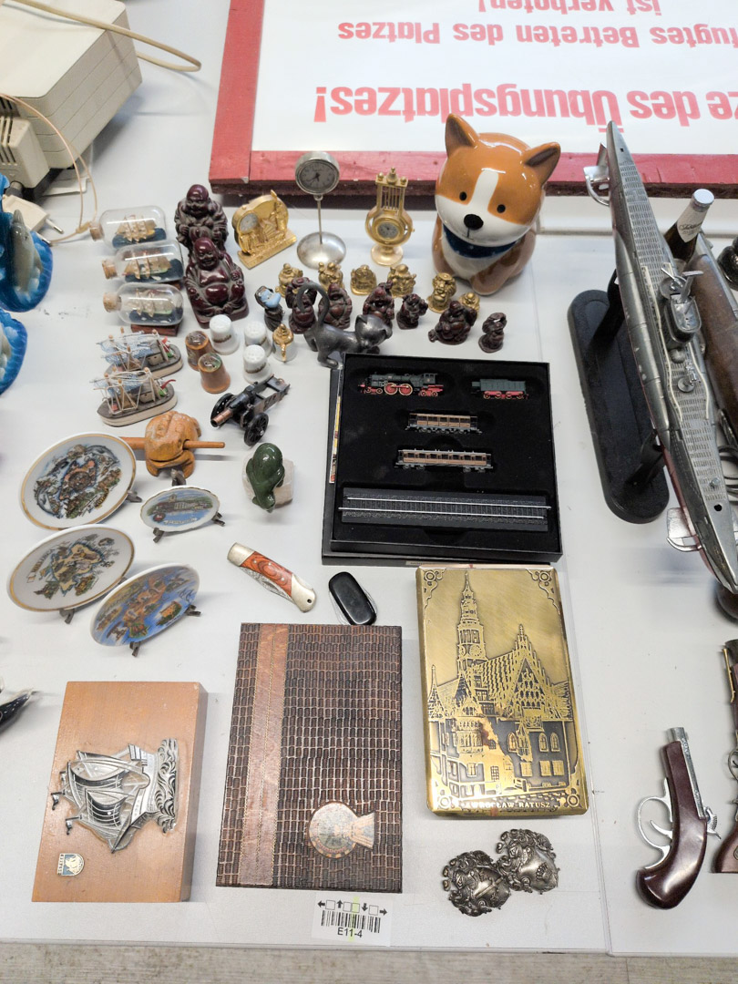 Los 282: 1 Posten Figuren + Dosen